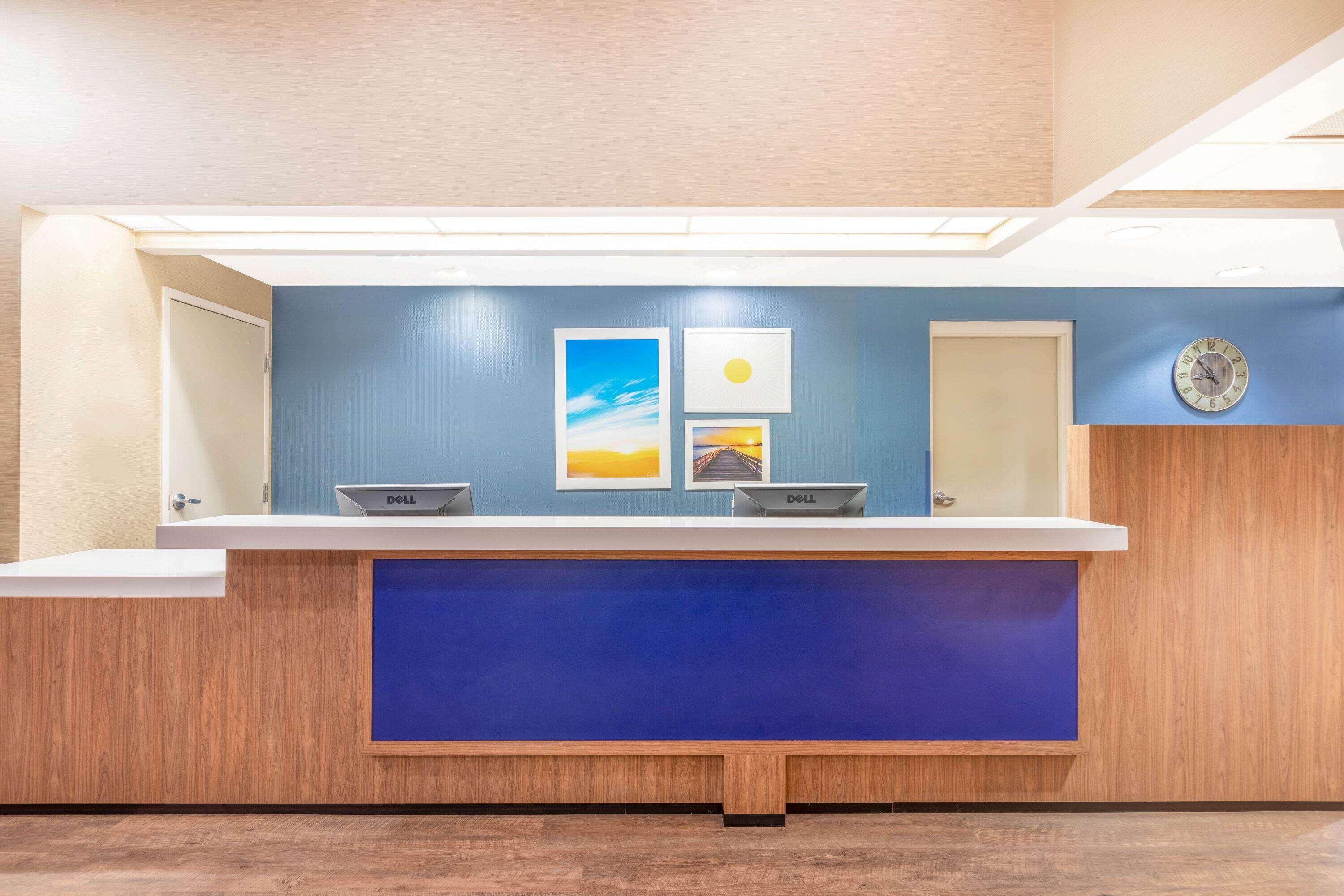 Days Inn By Wyndham Eagan Minnesota Near Mall Of America Экстерьер фото