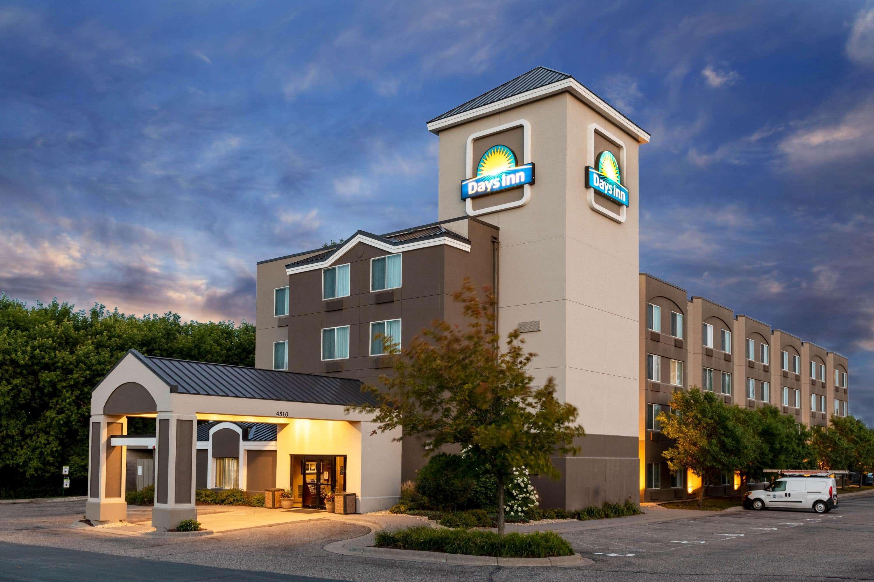 Days Inn By Wyndham Eagan Minnesota Near Mall Of America Экстерьер фото